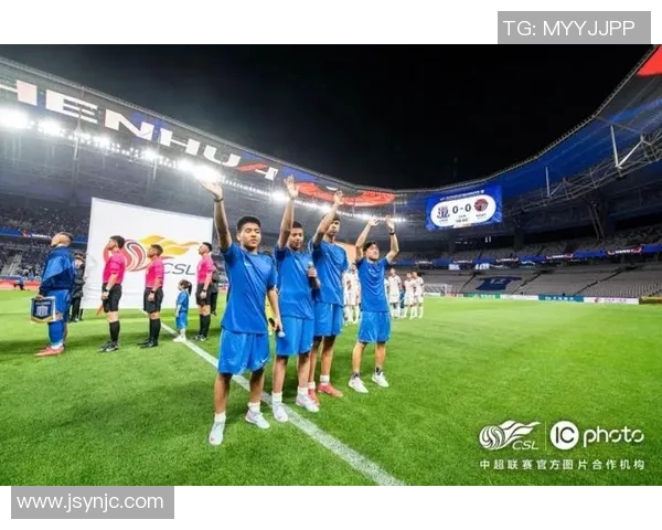 足球明星背后的默默奉献者球童们的故事与荣耀