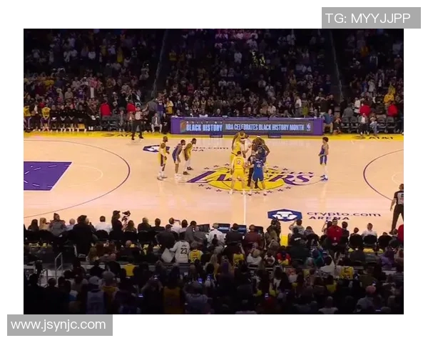 季前赛湖人勇士精彩对决回顾与精彩瞬间集锦分析